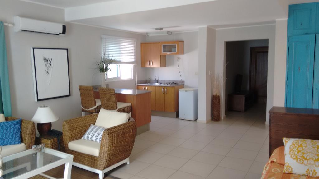 كاباريتي Kite Beach Hotel & Condos المظهر الخارجي الصورة